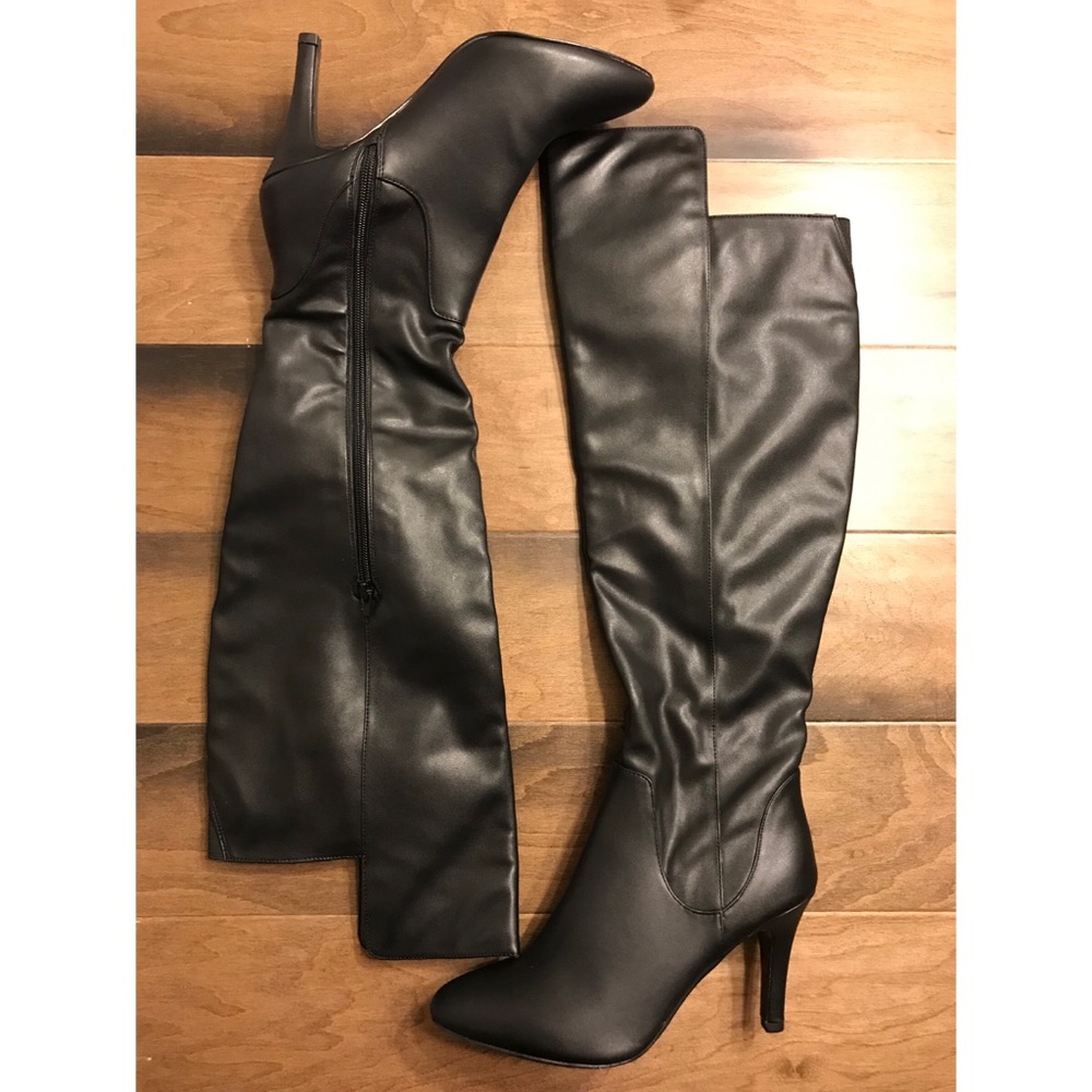 Black Knee High Boots💋